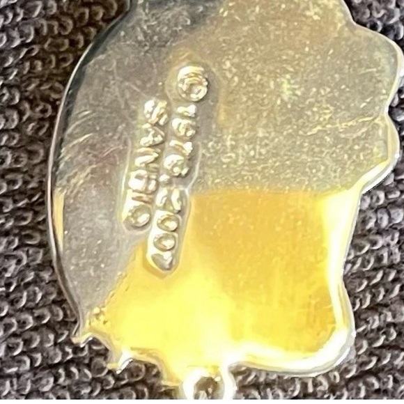 Sanrio Hello Kitty Crystal Face Bracelet Charm with Pink Bow - Picture 5 of 5